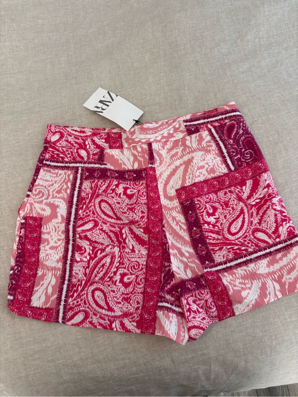 Zara High-Waist Paisley Patchwork Shorts in Fuchsia and Light Pink - Picture 4 of 5
